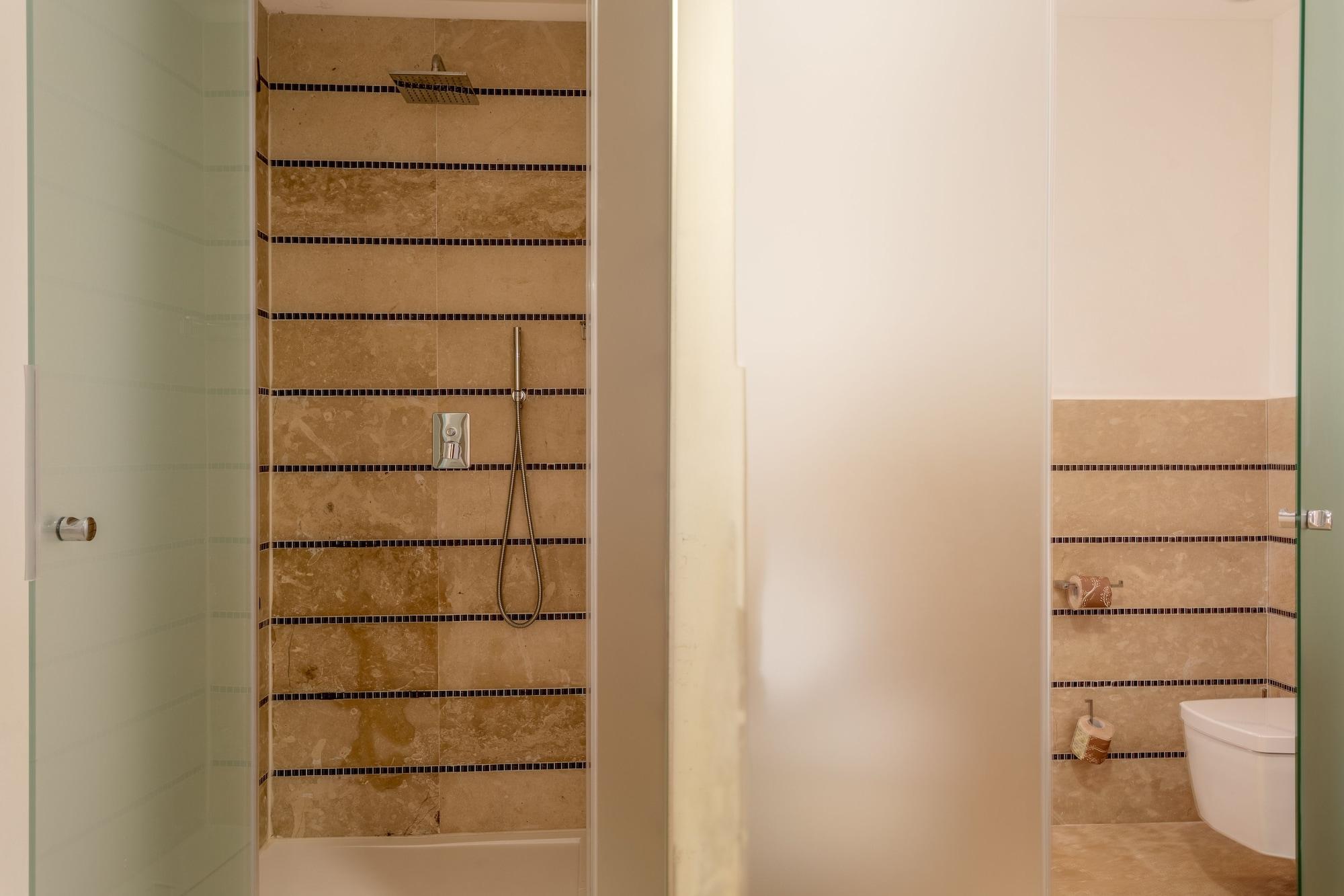 Borgo Di Luce I Monasteri Golf Resort & Spa Syracuse Exterior foto A shower cubicle