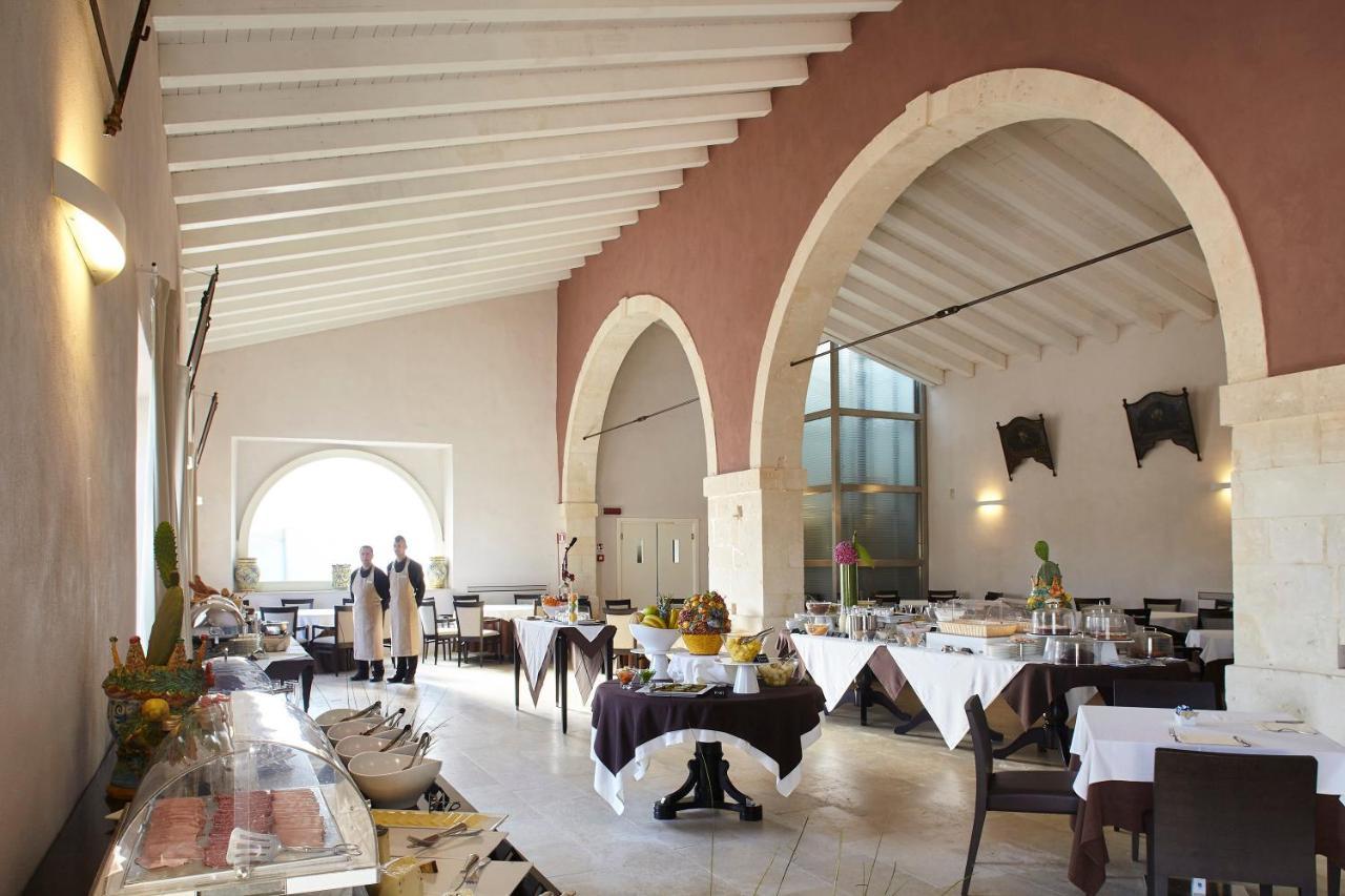 Borgo Di Luce I Monasteri Golf Resort & Spa Syracuse Exterior foto Restaurant
