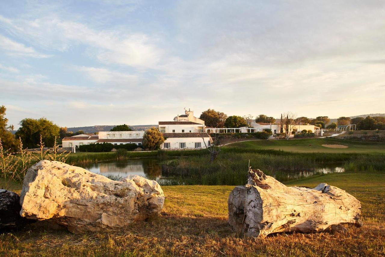 Borgo Di Luce I Monasteri Golf Resort & Spa Syracuse Exterior foto View of the town