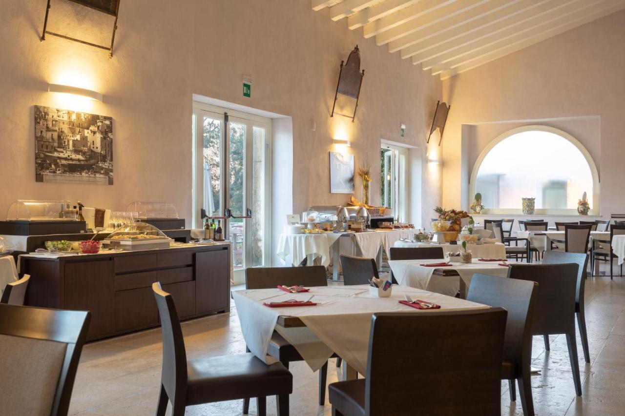 Borgo Di Luce I Monasteri Golf Resort & Spa Syracuse Exterior foto Restaurant