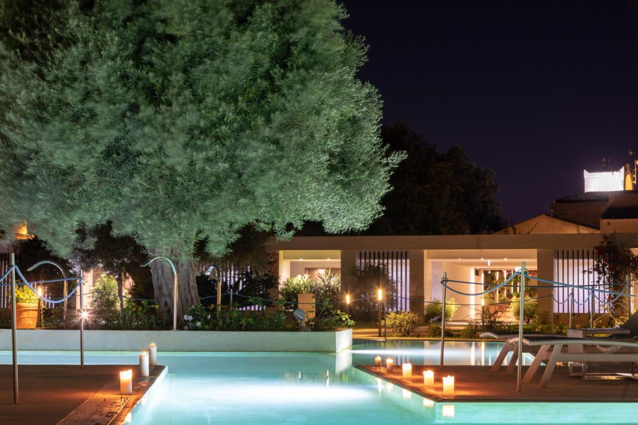 Borgo Di Luce I Monasteri Golf Resort & Spa Syracuse Exterior foto The hotel's pool