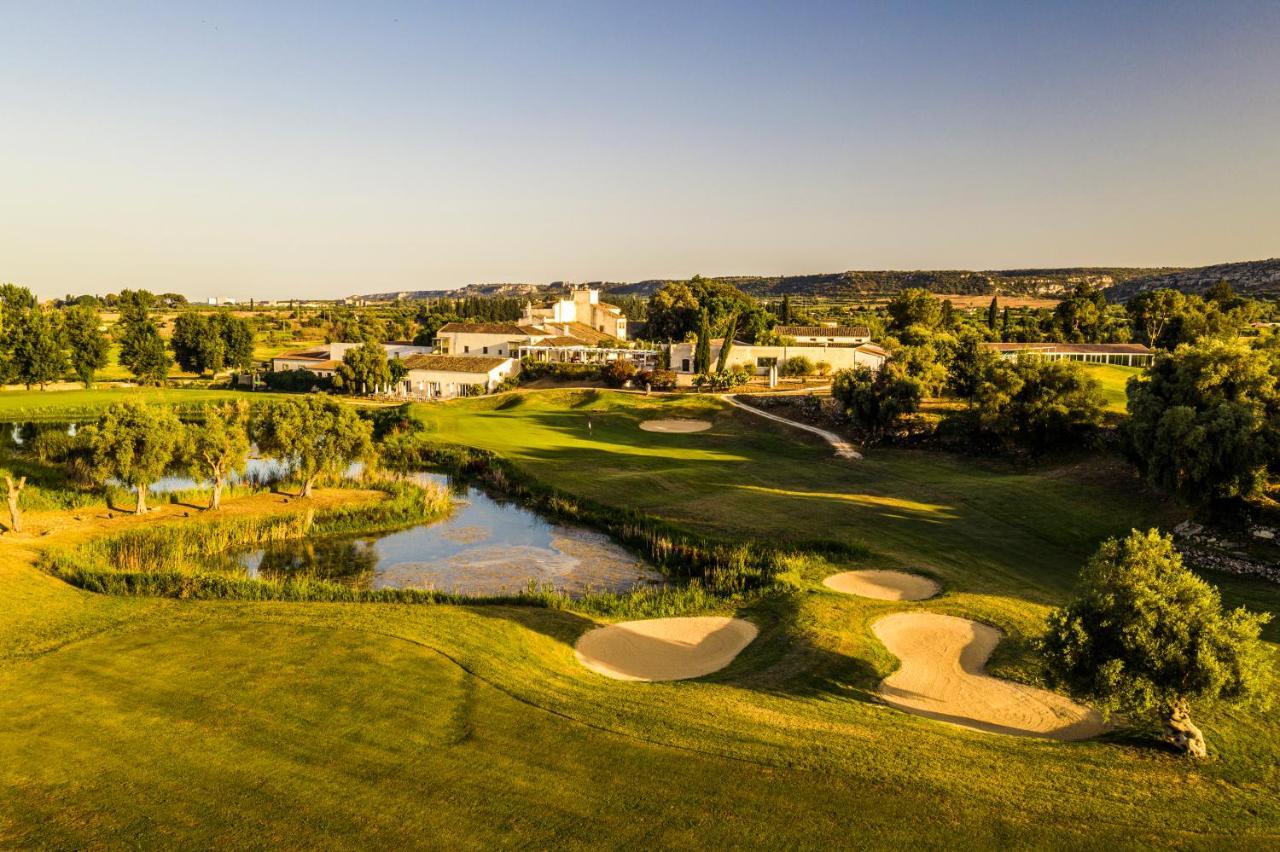 Borgo Di Luce I Monasteri Golf Resort & Spa Syracuse Exterior foto Golf course at the La Manga Club